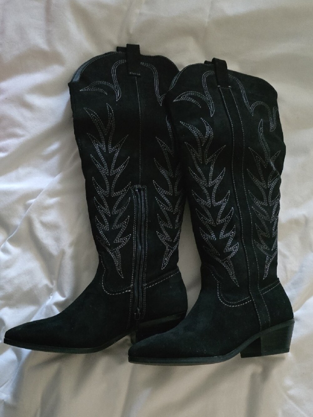 Women’s Black Suede Western Boots - Picture 2 of 4